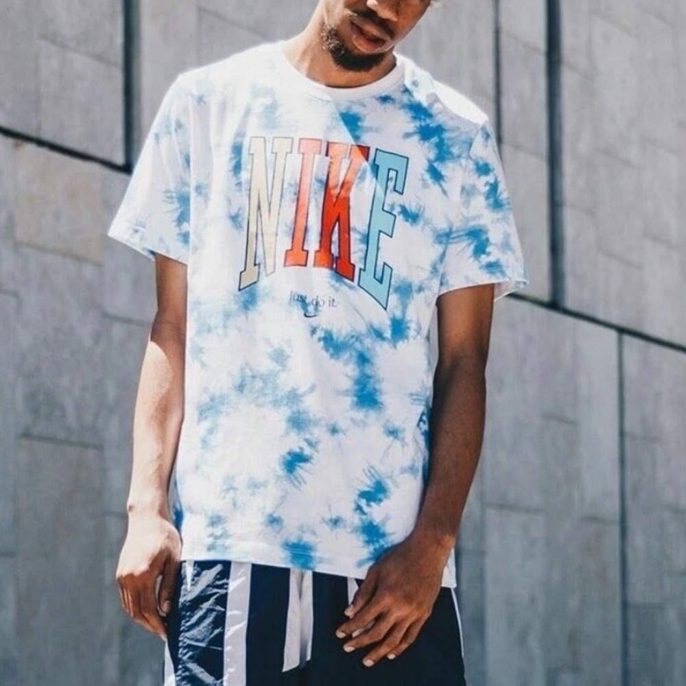 Nike Men’s World Peace T-Shirt Blue Tie-Dye M